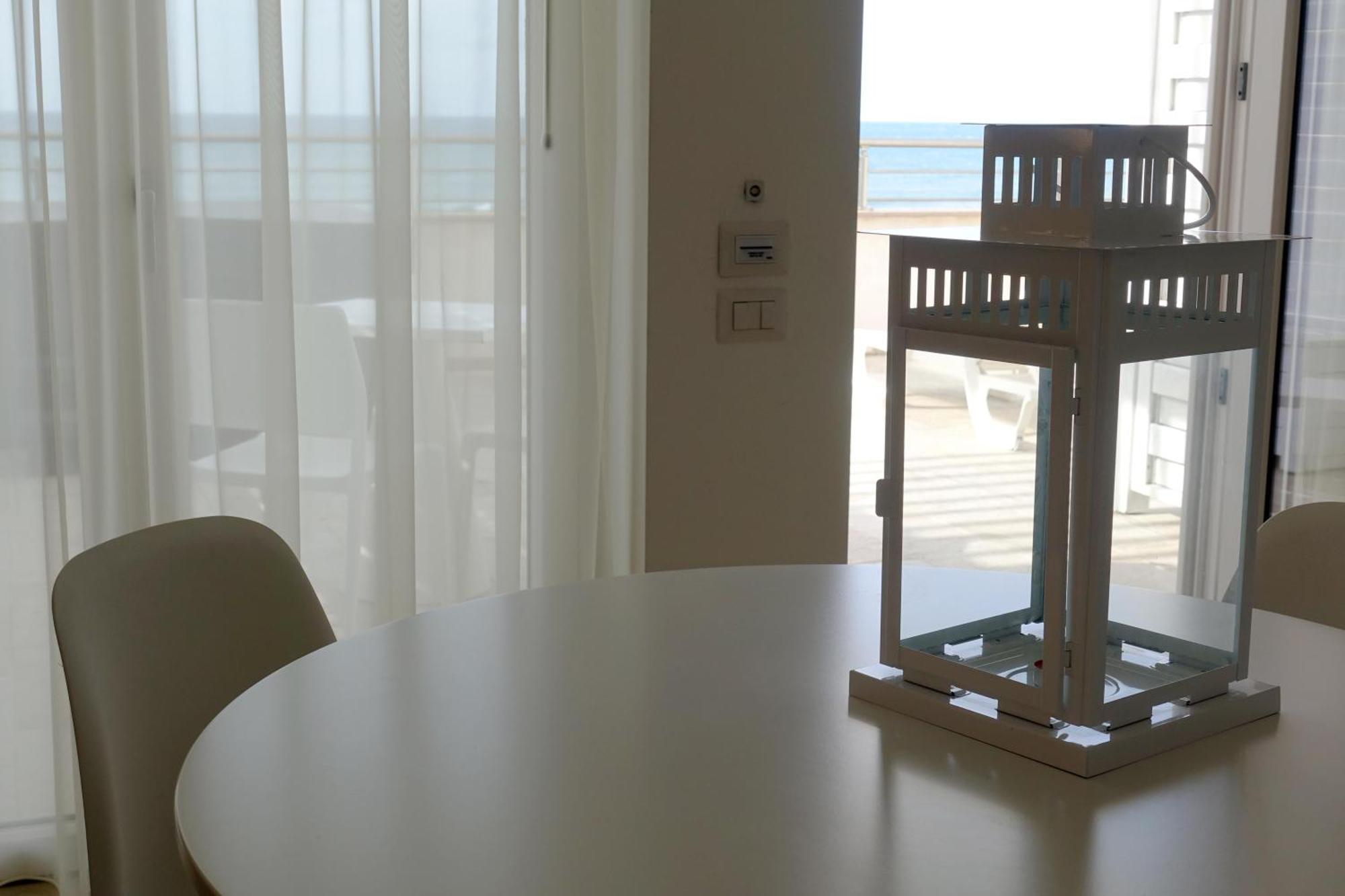 Hotel E Residence Il Faro أكيارولي المظهر الخارجي الصورة