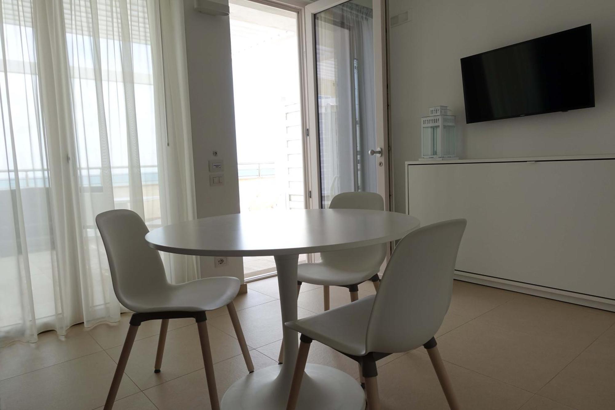 Hotel E Residence Il Faro أكيارولي المظهر الخارجي الصورة