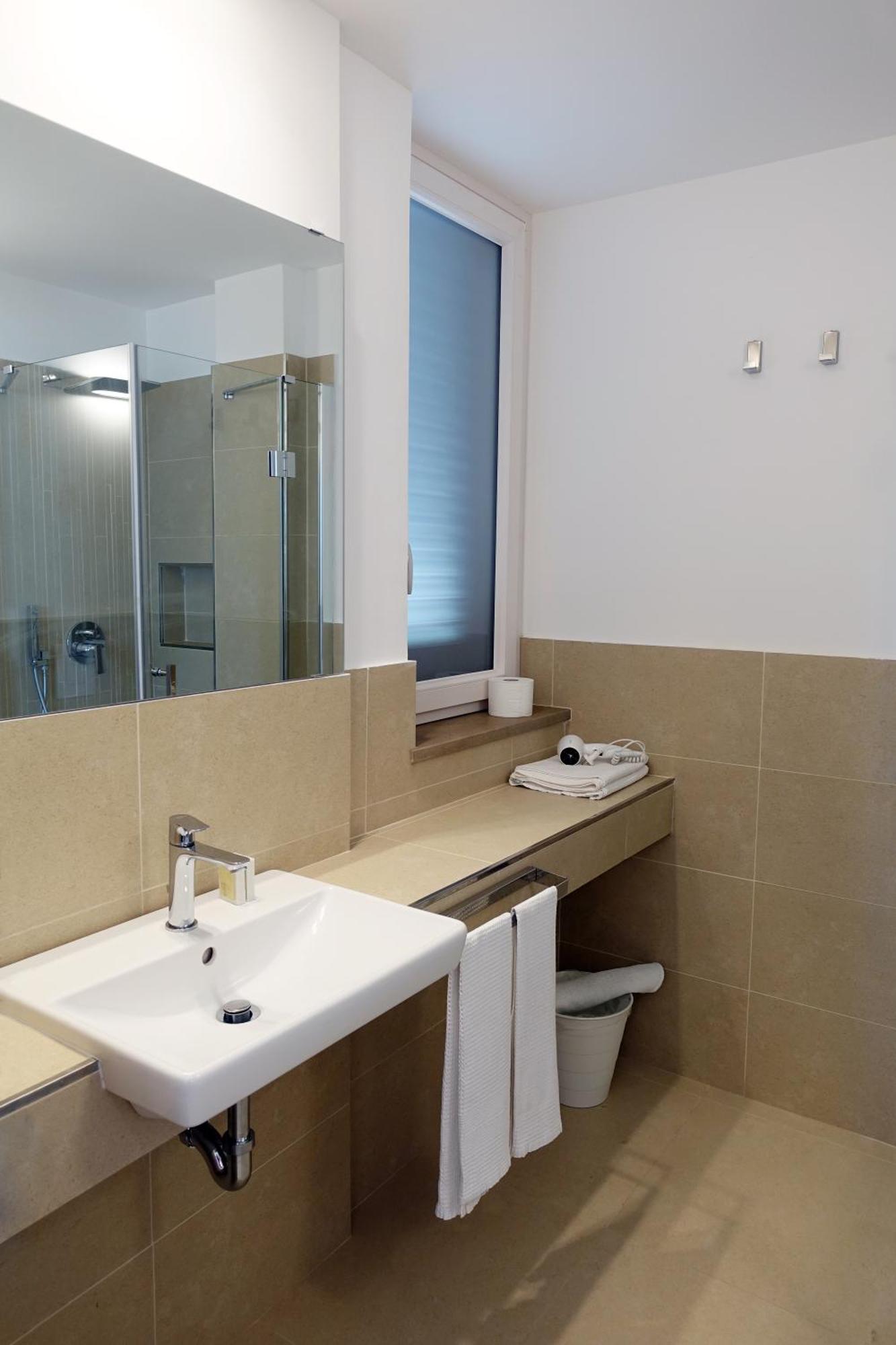 Hotel E Residence Il Faro أكيارولي المظهر الخارجي الصورة