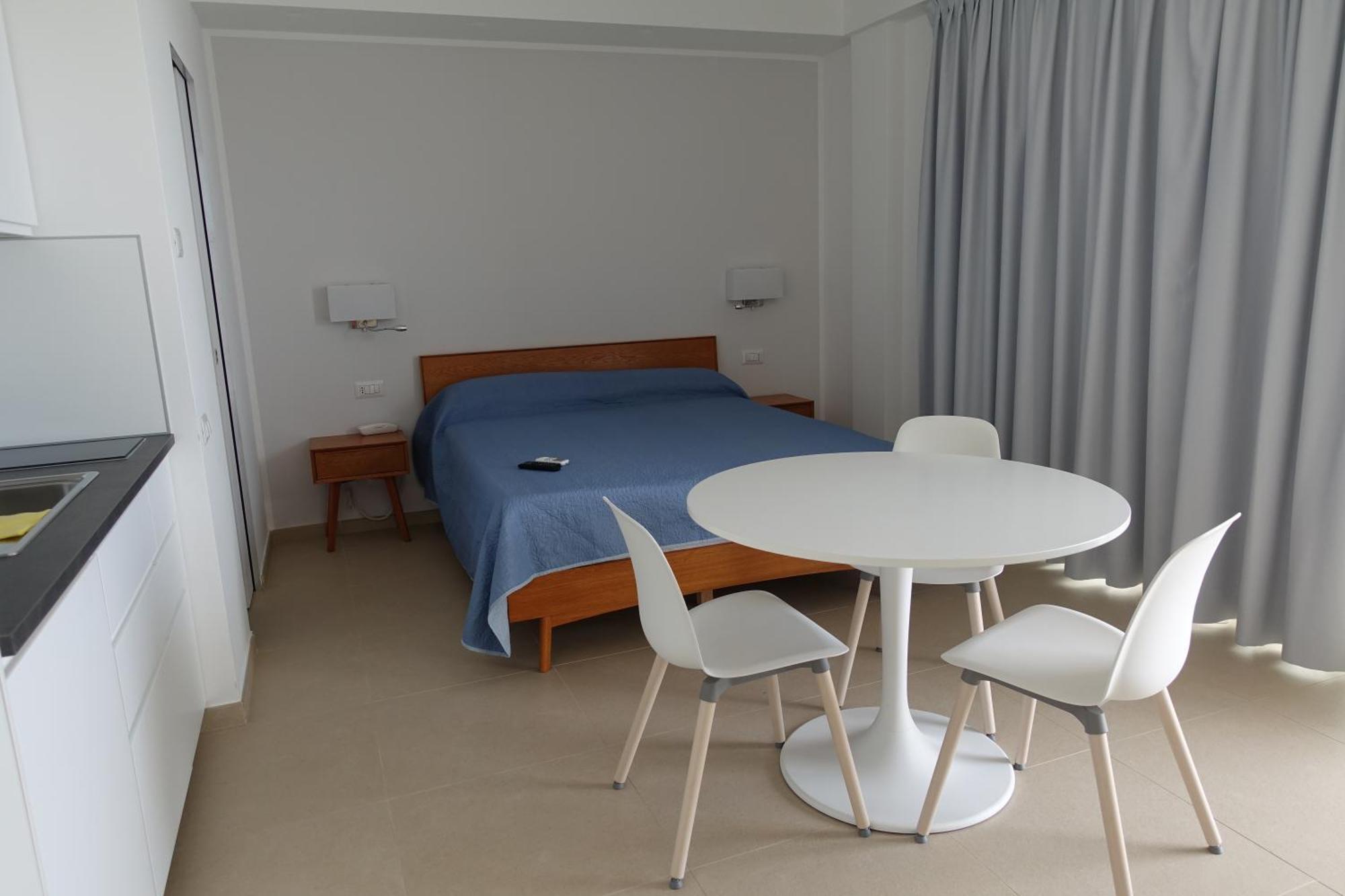 Hotel E Residence Il Faro أكيارولي المظهر الخارجي الصورة