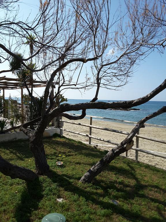 Hotel E Residence Il Faro أكيارولي المظهر الخارجي الصورة